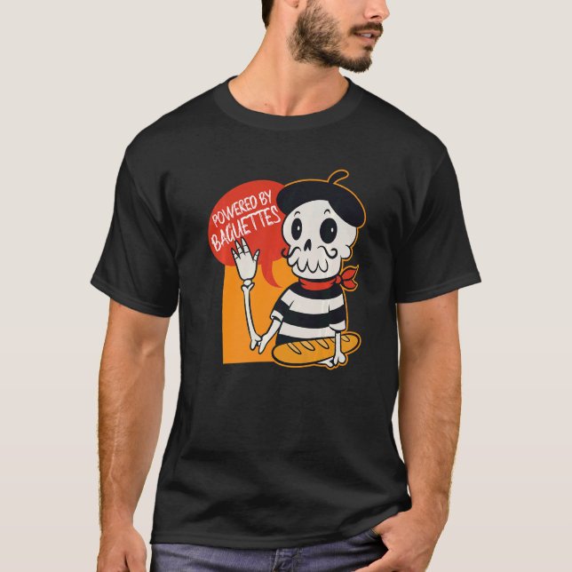 Powered by Baguettes Französisches Baguette T-Shirt (Vorderseite)