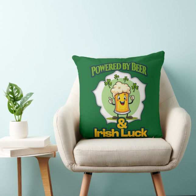 Powered by Beer St Patrick’s Day Shirt – almofada Kissen (Stuhl )