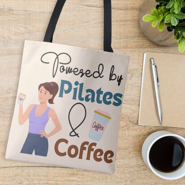 Powered by Pilates und Coffee Quote Fitness Yoga Tasche (Powered by Pilates & Coffee Pilates Quote Yoga Fitness Tote Bag)