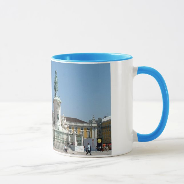 Praca tun Comercio Tasse (Rechts)