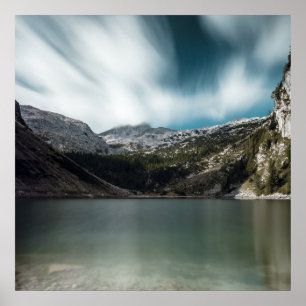 Prächtiger Krn-See mit dem Berg Krn, Slowenien Poster