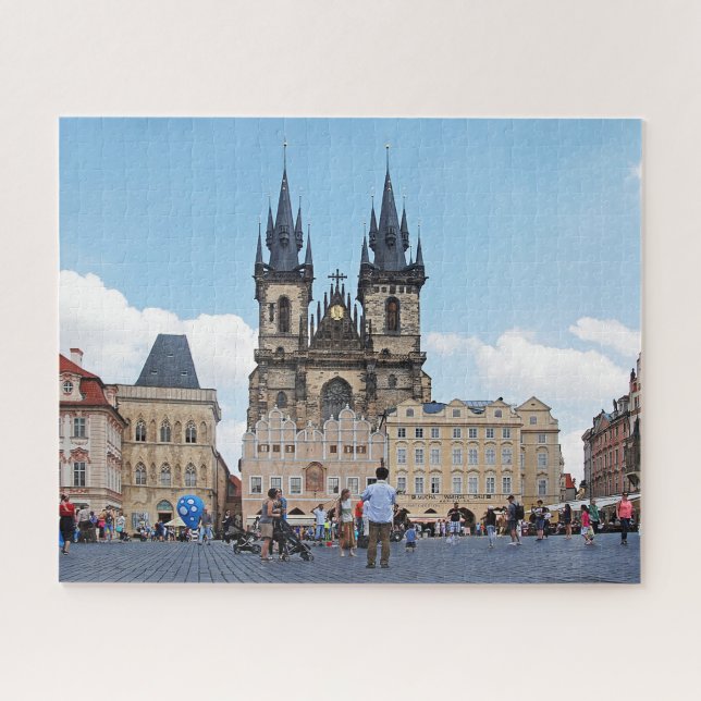Prag. Alter Rathausplatz und Tyn Kirche (Horizontal)
