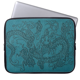 Prägeartiger Drache auf aquamarinem ledernem Druc Laptopschutzhülle