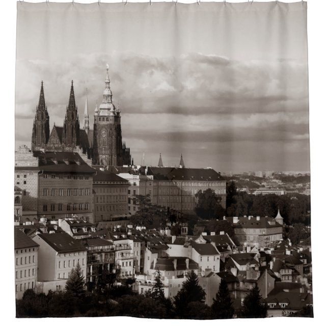 Prager Burg mit dem Veitsdom in Tschechien  Duschvorhang (Vorderseite)