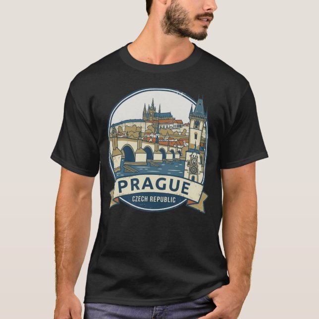Prague, City of a Hundred Spires: Czech Skyline T-Shirt (Vorderseite)