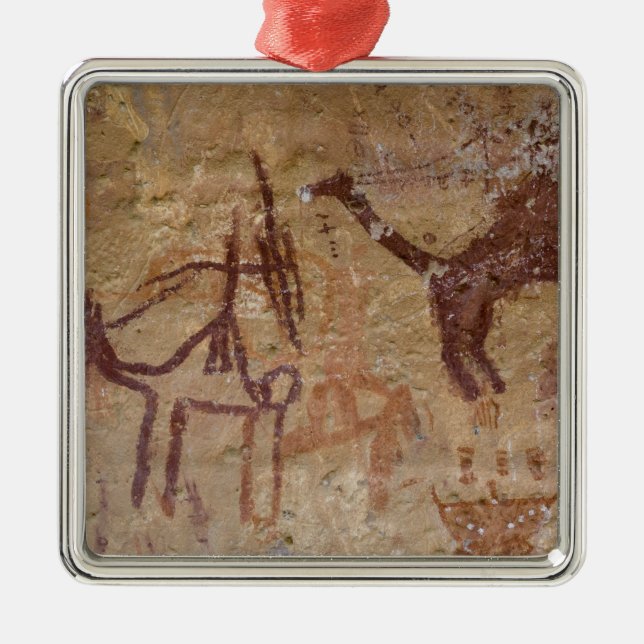Prähistorische Felsgemälde mit Kamelen und Ornament Aus Metall (Vorne)