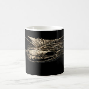 Prähistorischer Fischschädel-Grunge-Dunkel-Kunst Kaffeetasse