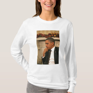 Präsident Barack Obama denkt nach, während er trif T-Shirt