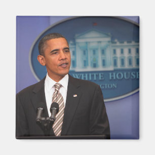 Präsident Barack Obama gibt eine Ankündigung bekan Magnet