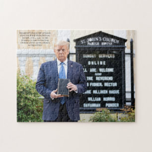 Präsident Donald J. Trump-Bibel in der beschädig