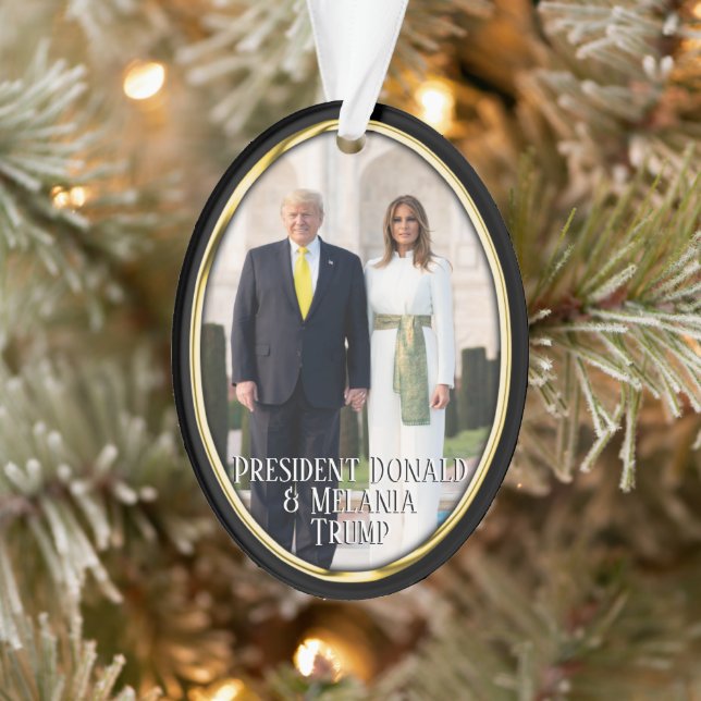 Präsident Donald Trump & Melania in Indien Ornament (Baum)