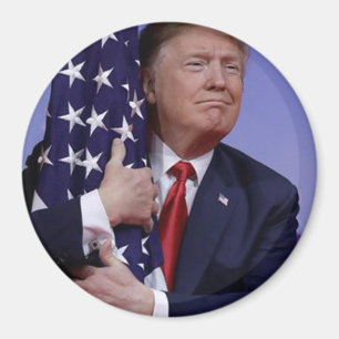 Präsident Trump umarmt die amerikanische Flagge Magnet
