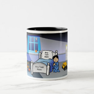 Praying Boy Cartoon von PrintedPerfection.com Coff Zweifarbige Tasse