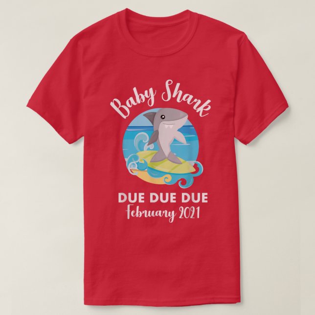 Pregnancy Announcement Shark Baby due februar T-Shirt (Design vorne)