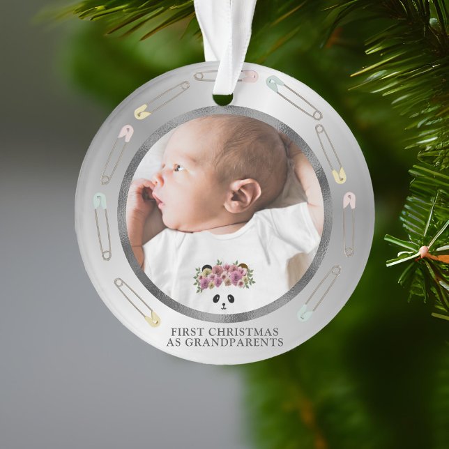 Premier Noël Grand-parents Bébé Photo Ornament (If you're looking for a gift for the new grandparents, treat them to this photo ornament.)