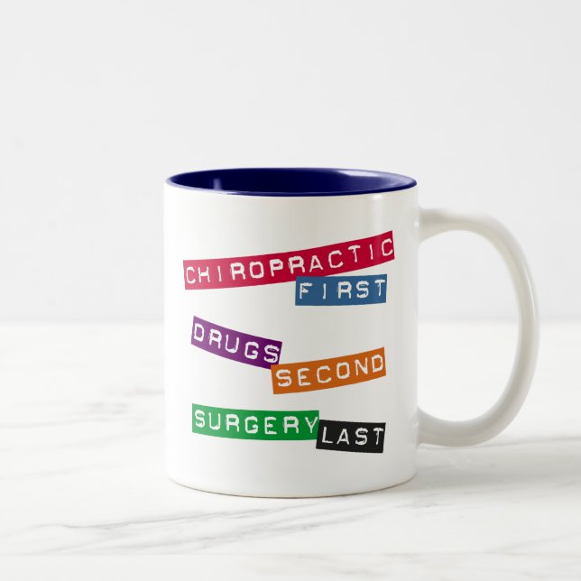 Première tasse de chiropractie (Droit)