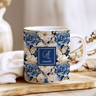 Premium Blau Weiße Blumen Benutzerdefinierter Name Kaffeetasse
