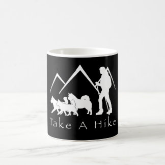 Prenez un chien de traîneau/Malamute de tasse de