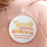 Preppy behalte phantastisch Slogan Smilie Gesicht Button<br><div class="desc">Preppy Style Kind's Selbstvertrauen ein Booster Button-Button-Abzeichen. Die Reads Behielt Phantastisch zu sein mit einem lächelnden Gesicht mit den Sternen und Regenbogenstreifen in pastellgelb, koral, rosa Design. Personalisieren Sie mit Ihrer eigenen extra Wahl der Formulierung, derzeit liest, Sie sind schön innen und außen. Original grafische Kunst und Design von www.mylittleeden.com...</div>