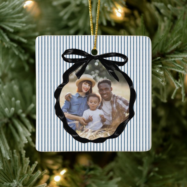 Preppy Bow Frame Indigo Foto Keramikornament (Baum)
