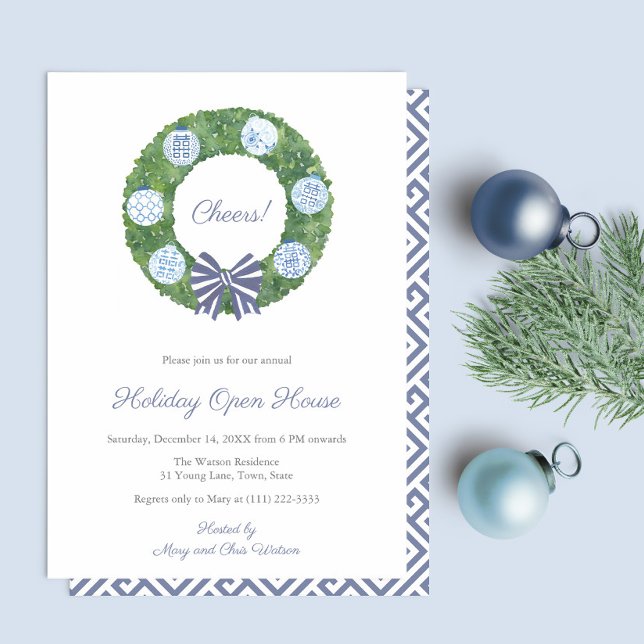 Preppy Boxwood Wreath Christmas Drinks Party Einladung (Holiday Open House party invitation: Preppy boxwood wreath with blue and white ginger jar ornaments.)