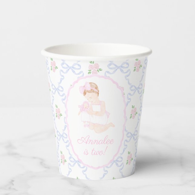 Preppy Grandmillennial Doland Me Pink Bows Pappbecher (Vorderseite)