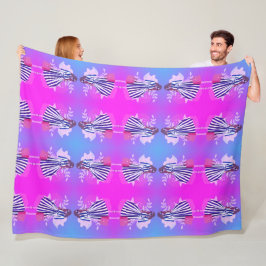 Preppy lila l hübsche Frauen in modernem Kleid Fleecedecke