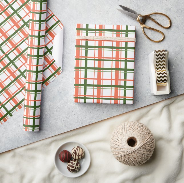 Preppy Modern Coral und Green Tartan Karierter Url Geschenkpapier (Kunsthandwerk)