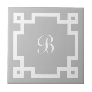 Preppy Monogram White Greek Key Border Gray Fliese