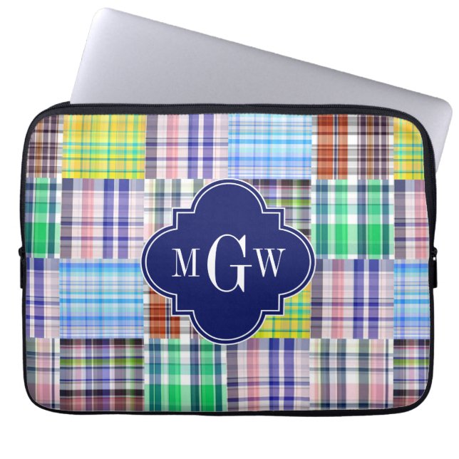 Preppy Patchwork Madras Navy Quatrefoil Monogram Laptopschutzhülle (Vorderseite)