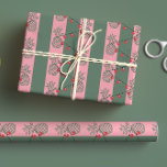 Preppy Pineapa Christmas - Niedlich Moderne Farben Geschenkpapier Set<br><div class="desc">Machen Sie Ihre Urlaubsgeschenke Pop mit unseren Niedlichen Weihnachtsgeschenken, die Sie in modernen Ananas verpacken können! Mit einem spielerischen und lebendigen Design bringt dieses Verpackungspapier eine moderne Drehung in die traditionelle Urlaubsumhüllung. Die niedlichen, tropischen Ananas in einer festlichen Mischung aus Grün, Rosa und anderen kräftigen Farben sorgen für eine fröhliche...</div>