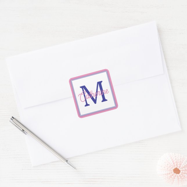 Preppy Pink and Navy Blue Simple Monogram Quadratischer Aufkleber (Umschlag)
