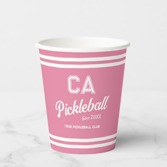 Preppy Pink Pickleball Club Custom Wappen Party Pappbecher (Vorderseite)