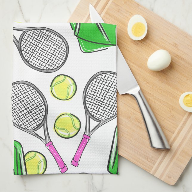 Preppy Pink Tennis Racquet Grünes Muster Geschirrtuch (Viertel Falte)