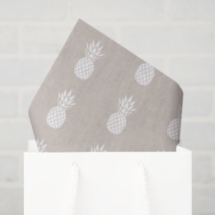 Preppy White Pineapels auf Beige Seidenpapier