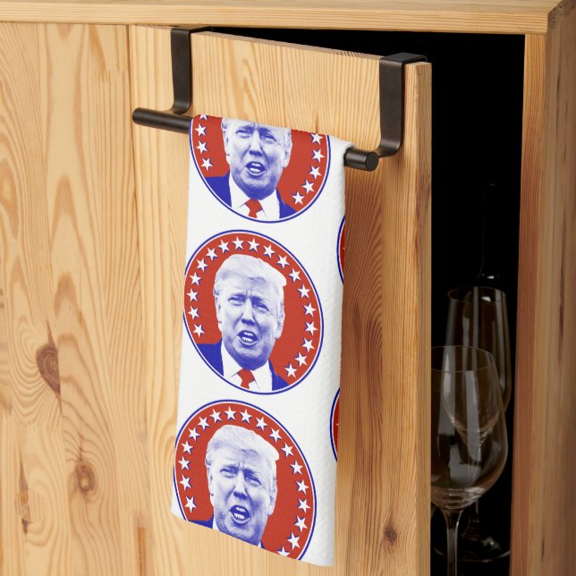 President Donald Trump in Red Geschirrtuch (Drittel gefaltet)