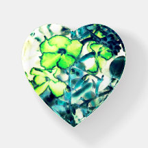 Fleur verte de couleurs changeantes