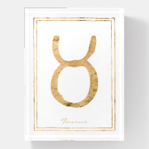 Taurus martelé or stylisé symbole astrologie