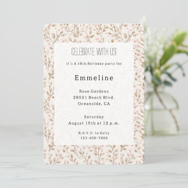 Pretty Blush Pink Cream Floral Birthday Einladung (Stehend Vorderseite)