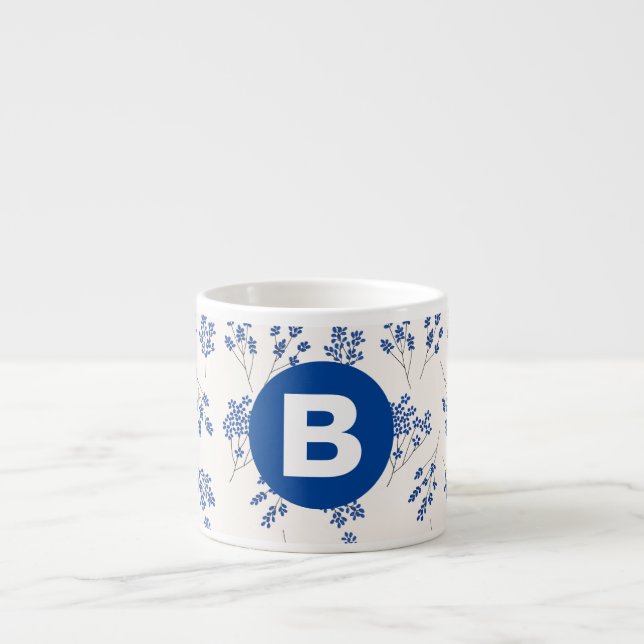 Pretty Elegant Blue Floral Pattern Monogram Espressotasse (Vorderseite)