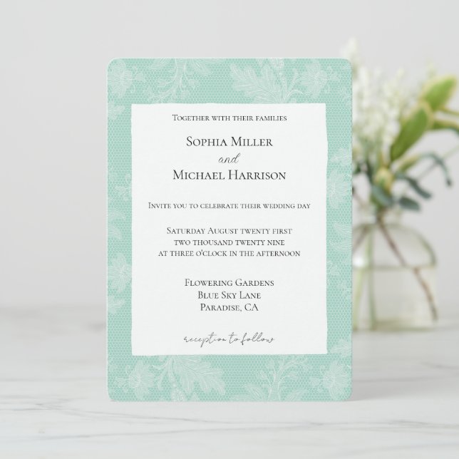 Pretty Mint White Floral Faux Lace Wedding Einladung (Stehend Vorderseite)