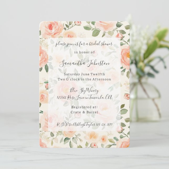 Pretty Peach Floral Bridal Shower Einladung (Stehend Vorderseite)