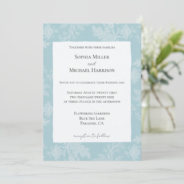 Pretty Sky Blue White Floral Faux Lace Wedding Einladung (Stehend Vorderseite)