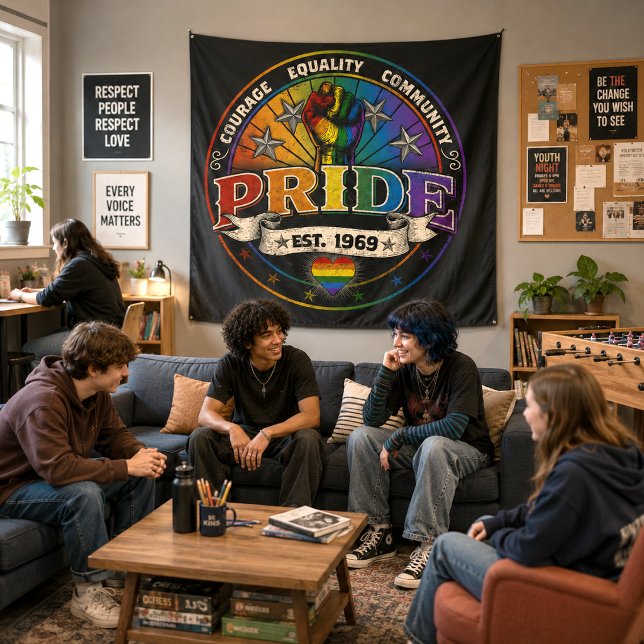 Pride Est. 1969 Wandteppich (Von Creator hochgeladen)