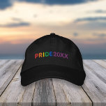 Pride Rainbow Custom Year Bestickte Baseballkappe<br><div class="desc">Mit dieser phantastischen bestickten Kappe lassen Sie sich auf Stolz verzaubern! Das Design enthält das Wort "PRIDE" in der Regenbogenschrift,  das Jahr wird in lila Form ergänzt.</div>