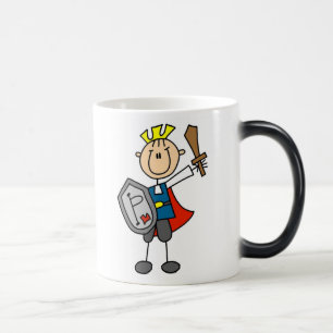 Prince charme avec la tasse d'épée et de bouclie