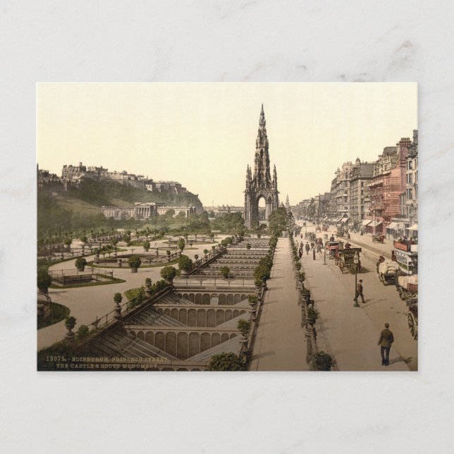 Princes Street, das Schloss und das Scott Monument Postkarte (Vorderseite)