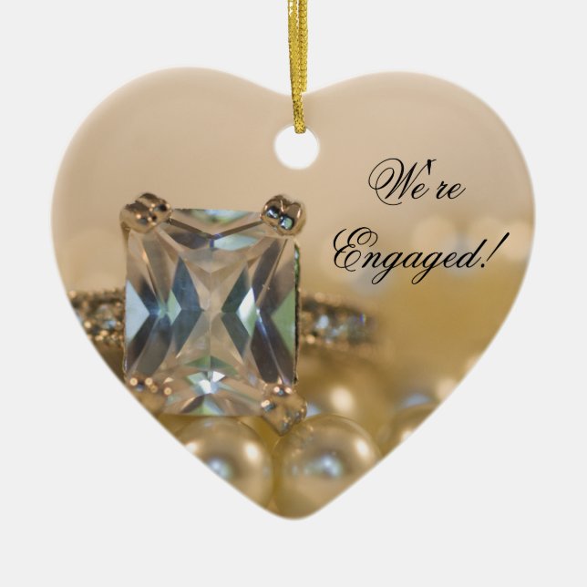 Princess Diamond und White Pearls Verlobung Keramik Ornament (Vorne)