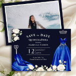 Princess Dress and White Roses Royal Blue Foto Save The Date<br><div class="desc">Elegante blaue Quinceanera Save the Date Einladung mit individuellem Foto, königsblauem Prinzessenkleid und weißen Rosen. Das Design ist komplett mit High Heel Schuhen, Tiara und Skepter und hat eine Farbpalette von Royal blau, Mitternachtsblau, Silber und cremig weiß. Die Save the Date für Ihre 15-jährige Geburtstagsfeier ist elegant und feminin. Eine...</div>