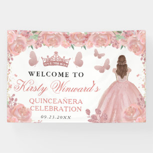 Prinzessin Quinceanera im Rosen-Gold-Kleid mit rot Banner